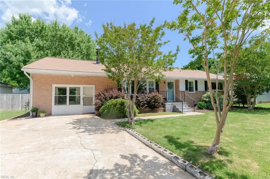 110 Pine Street, Yorktown, VA 23693 - #3