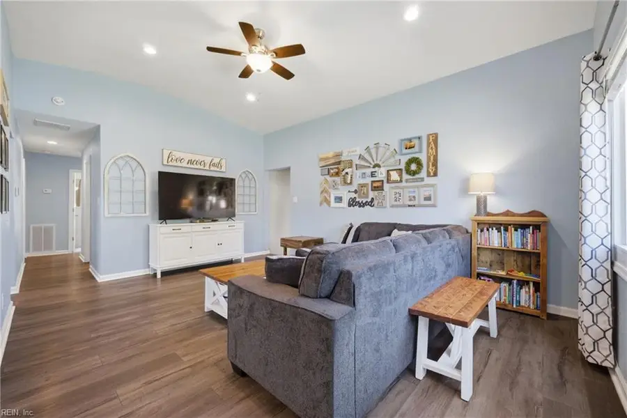 425 Beacon Hill Circle, Norfolk, VA 23502 - #3