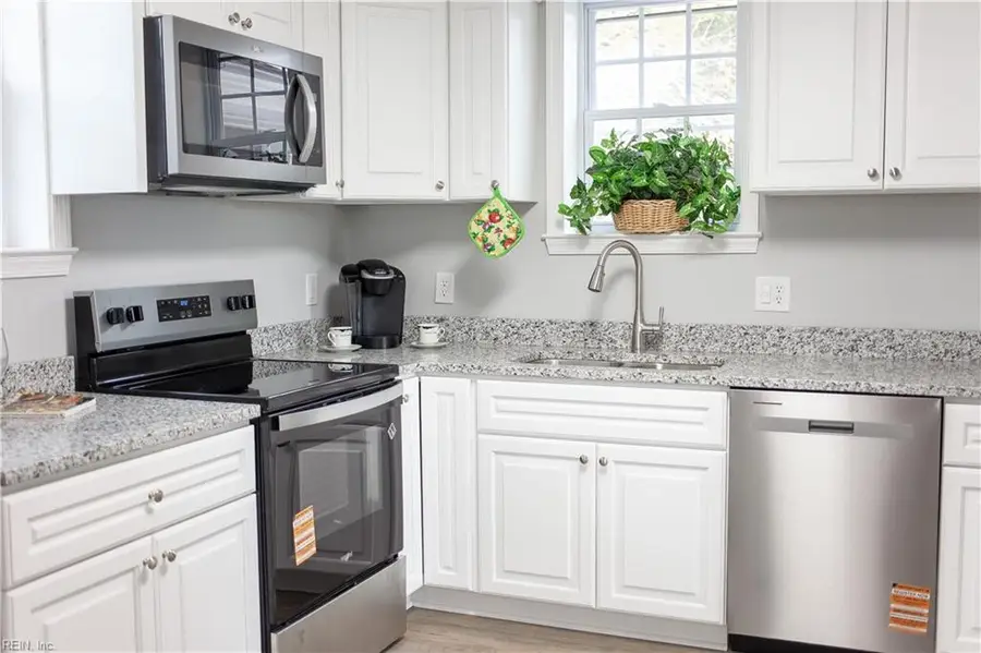 208 Woodland Road, Hampton, VA 23669 - #3