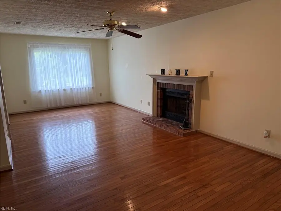 27 Bonney Lane, Hampton, VA 23669 - #3