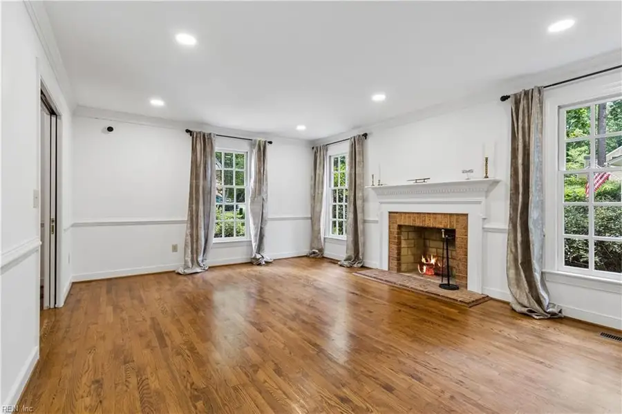 112 Barrett Place, Williamsburg, VA 23185 - #2