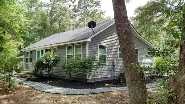 227 Colonial Beach Road, Jarvisburg, NC 27947