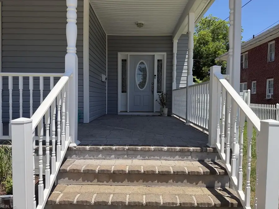 404 Clay Street, Franklin, VA 23851 - #3
