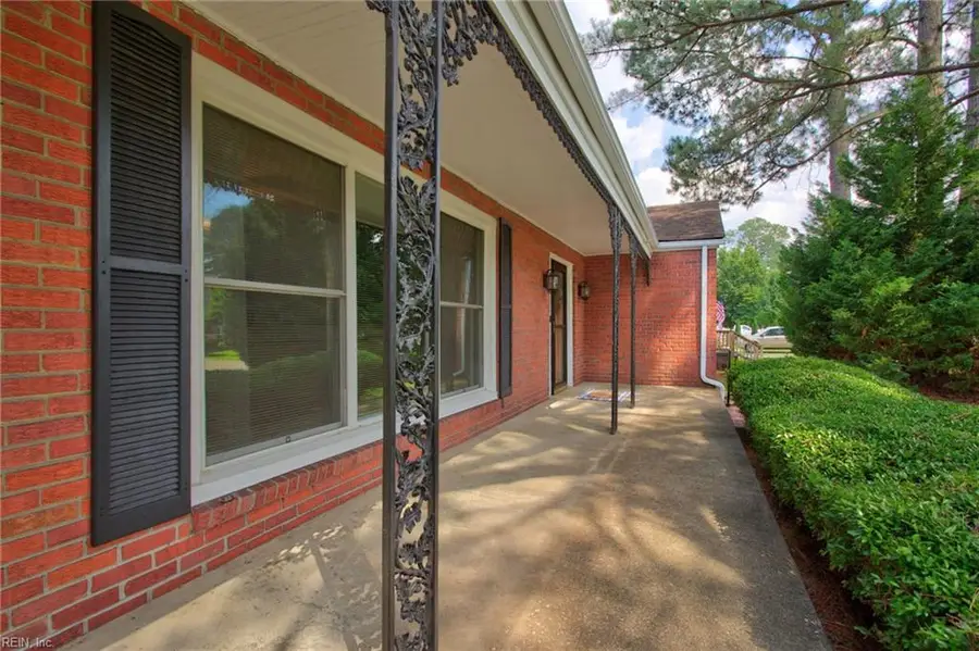 33 Greenbrier Road, Portsmouth, VA 23707 - #3