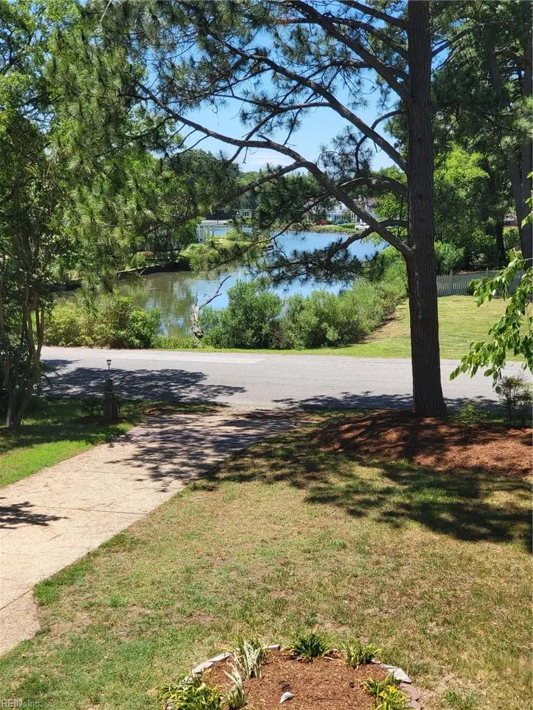 90 Hampton Roads Avenue, Hampton, VA 23661 - #3