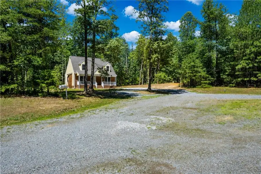 30 Landing Reach Court, Hartfield, VA 23071 - #2
