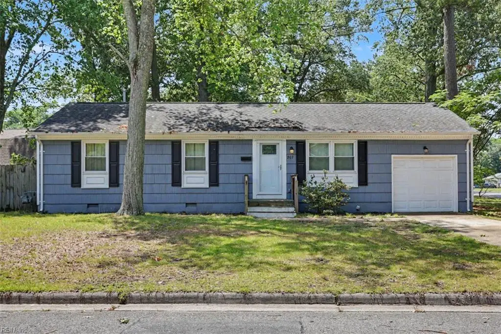 207 Robinson Drive, Newport News, VA 23601 - #1