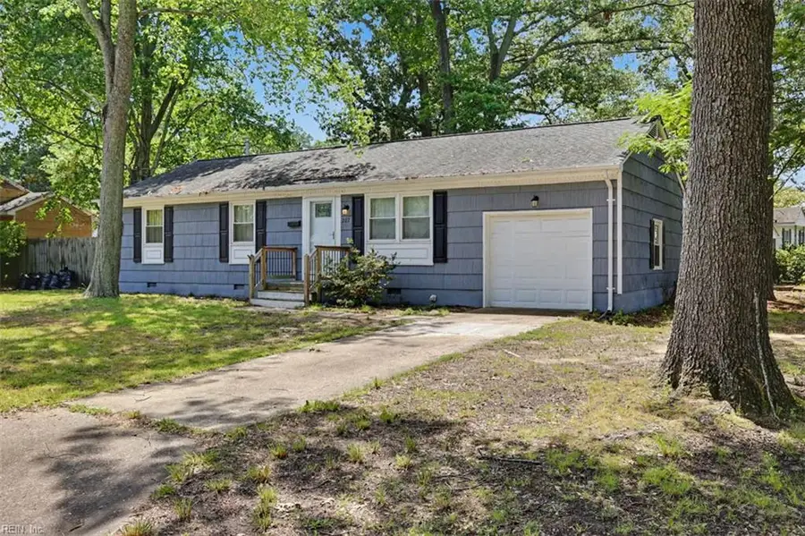 207 Robinson Drive, Newport News, VA 23601 - #3