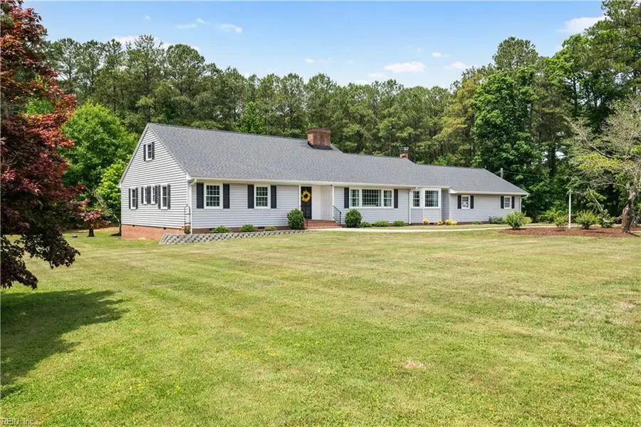 540 West Main Street, Wakefield, VA 23888 - #2