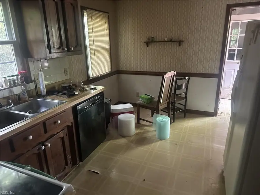 532 Sunderland Terrace, Chesapeake, VA 23322 - #3