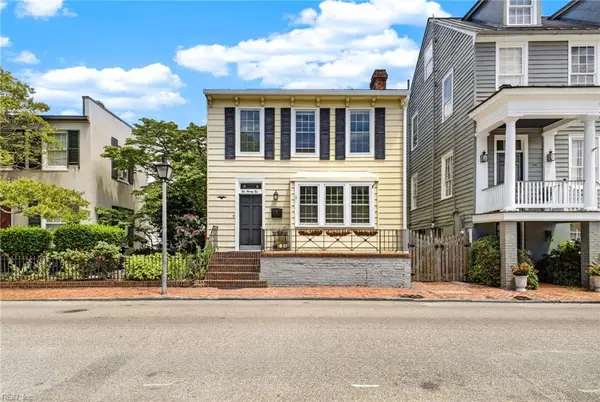 222 Glasgow St, Portsmouth, VA 23704