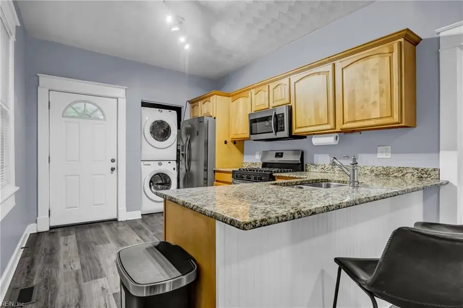 711 W 27th Street, Norfolk, VA 23508 - #3