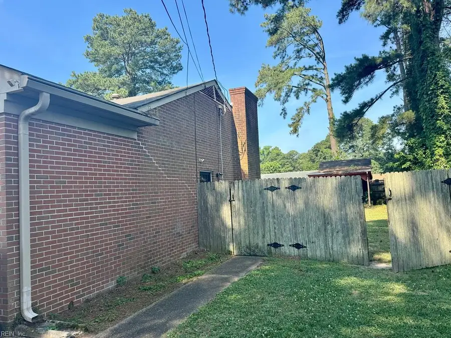 4220 Heather Road, Portsmouth, VA 23703 - #3