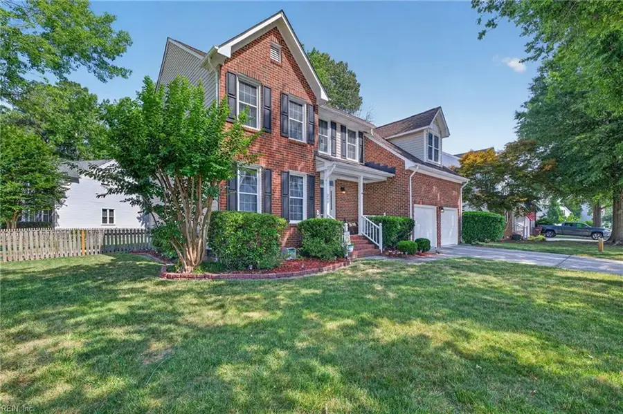 208 Robinhood Road, Chesapeake, VA 23322 - #2