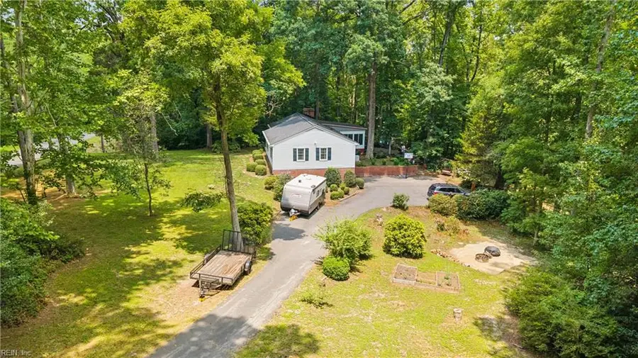 7483 Gloucester Village Drive, Gloucester, VA 23061 - #3