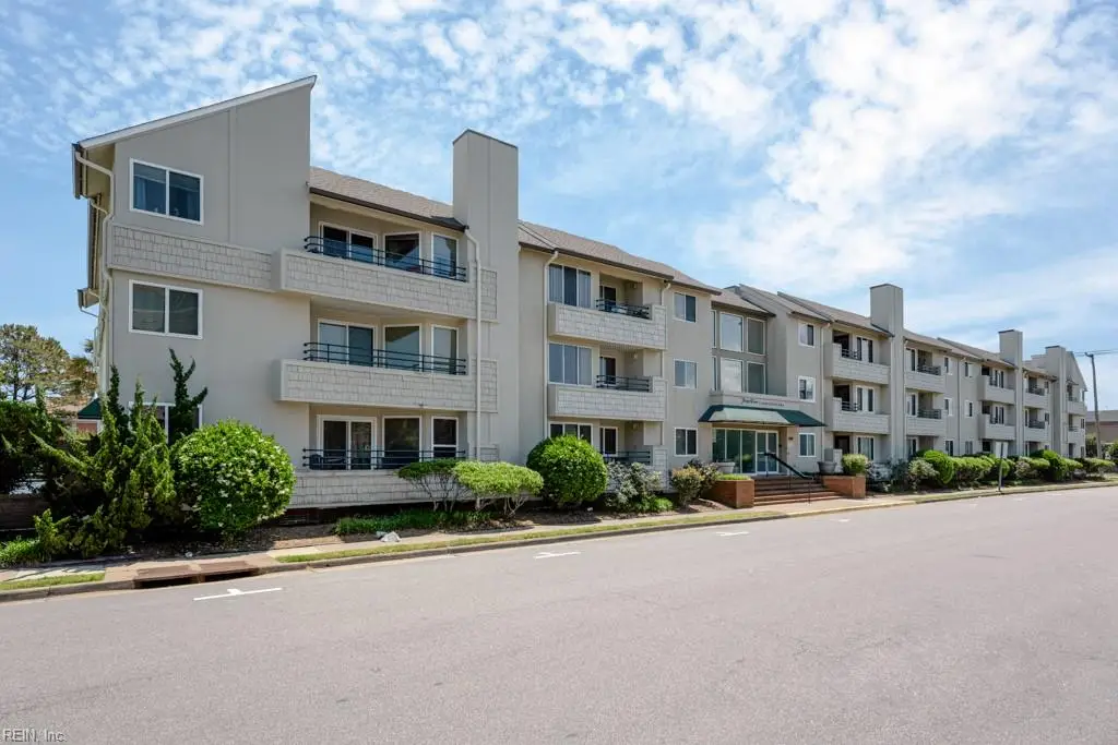 304 28th Street #110, Virginia Beach, VA 23451 - #1