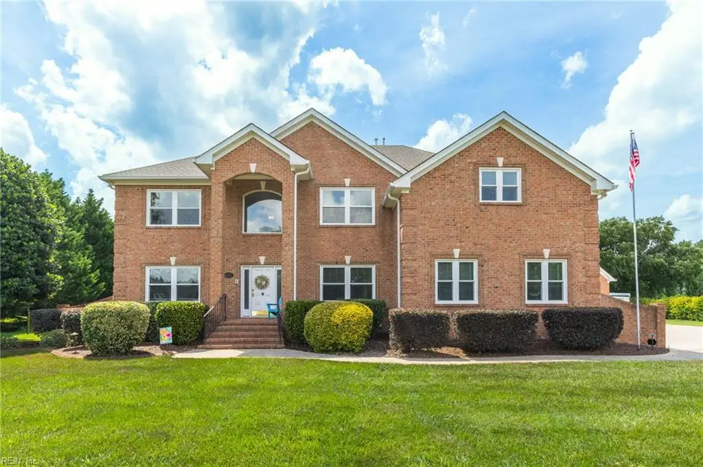 2104 Hickory Forest Dr, Chesapeake, VA 23322 - #1