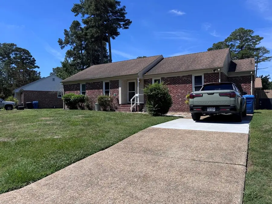 2824 Augusta Circle, Virginia Beach, VA 23453 - #2
