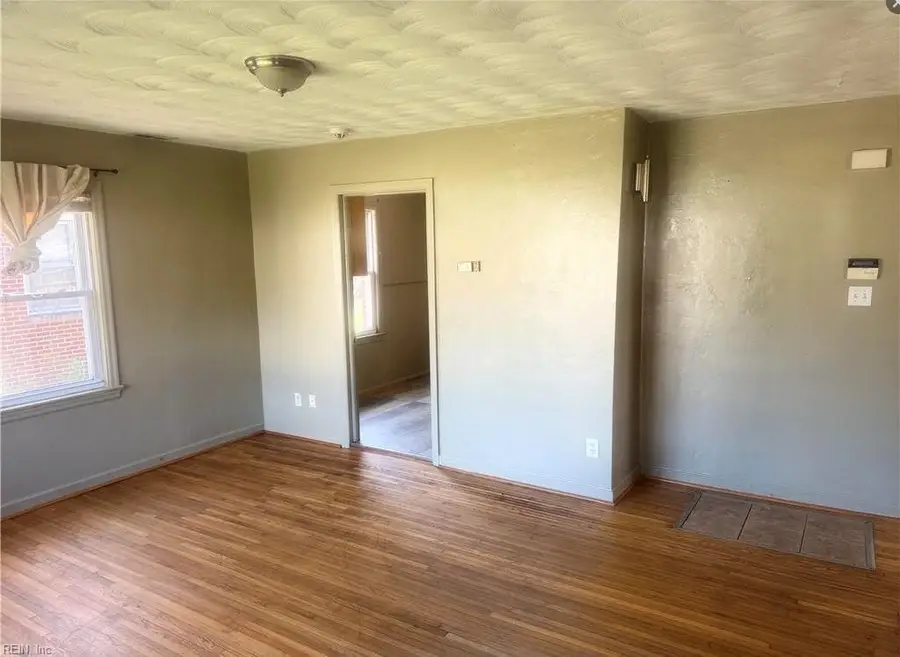 635 Newport News Avenue, Hampton, VA 23669 - #3