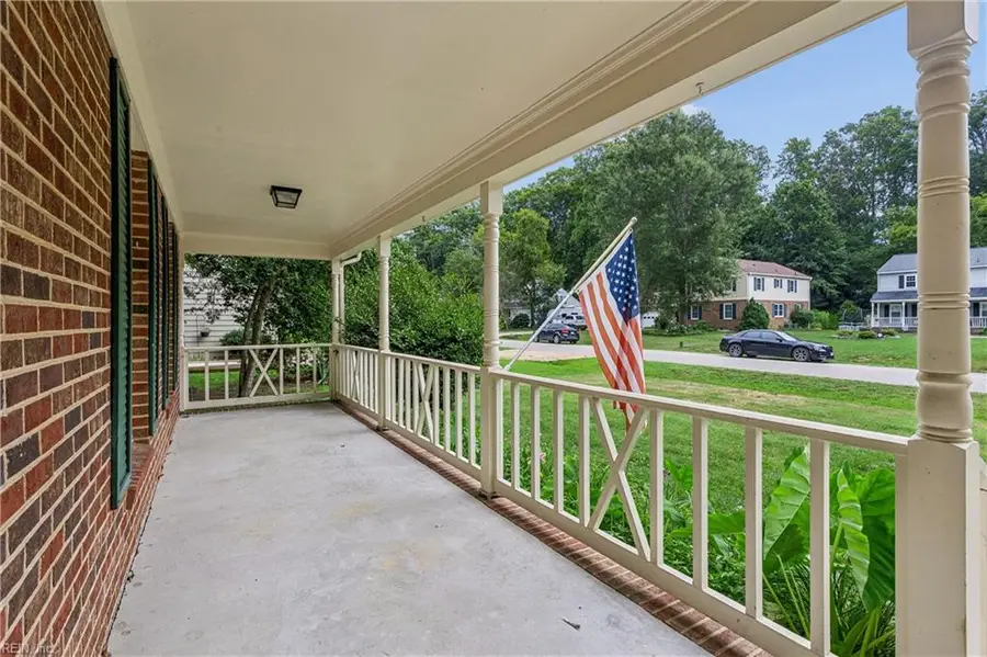 112 Breezy Point Drive, Yorktown, VA 23692 - #3