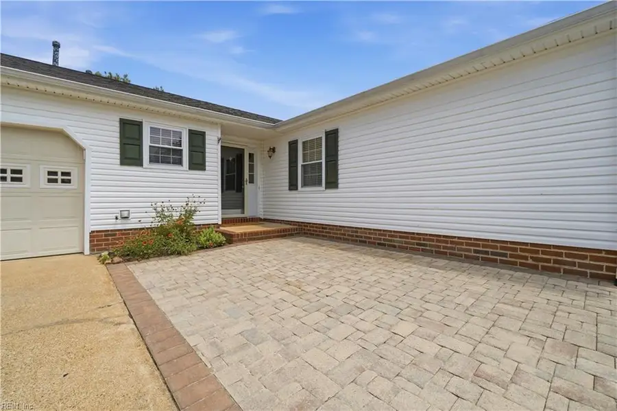 884 Daimler Drive, Virginia Beach, VA 23454 - #2