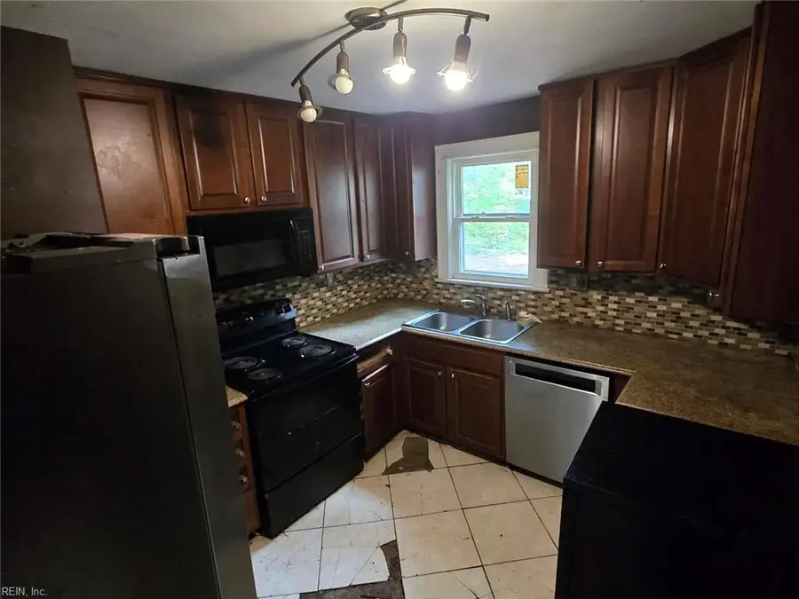 4881 Robin Hood Road, Norfolk, VA 23513 - #2
