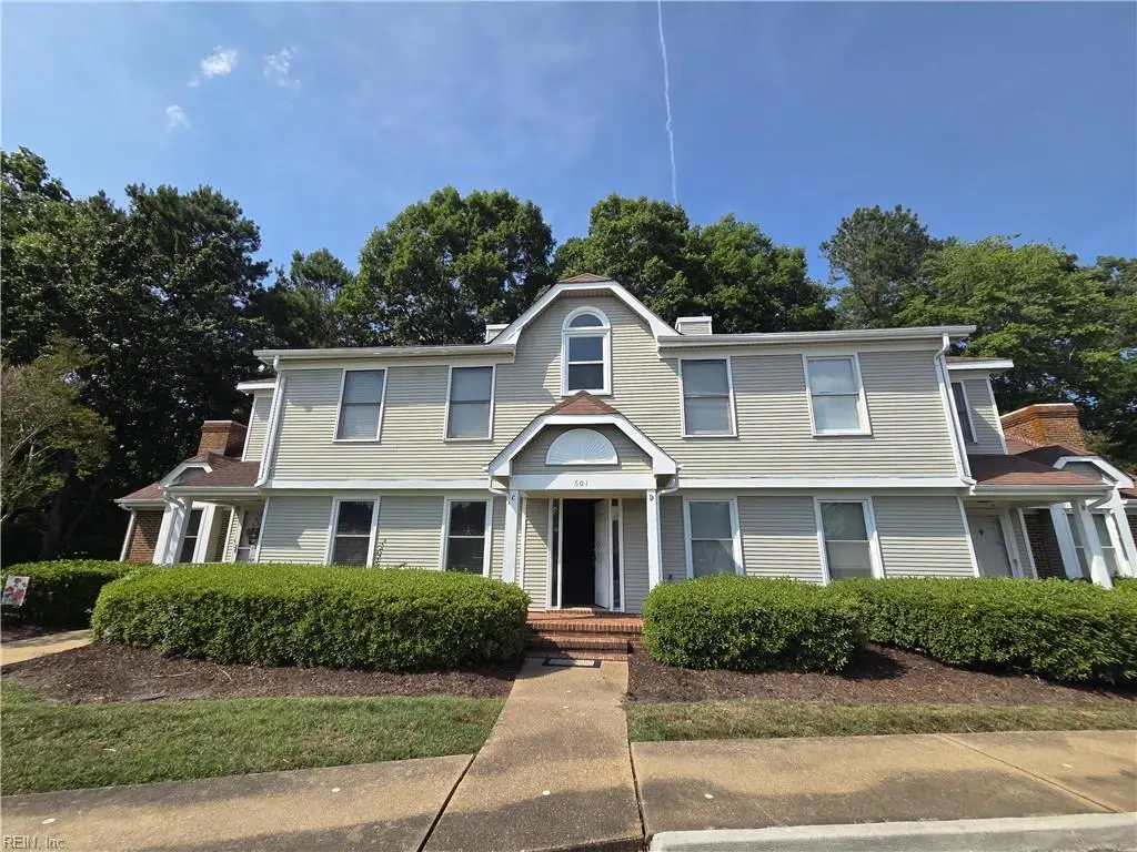 601 Bridge Crossing #D, Yorktown, VA 23692 - #1