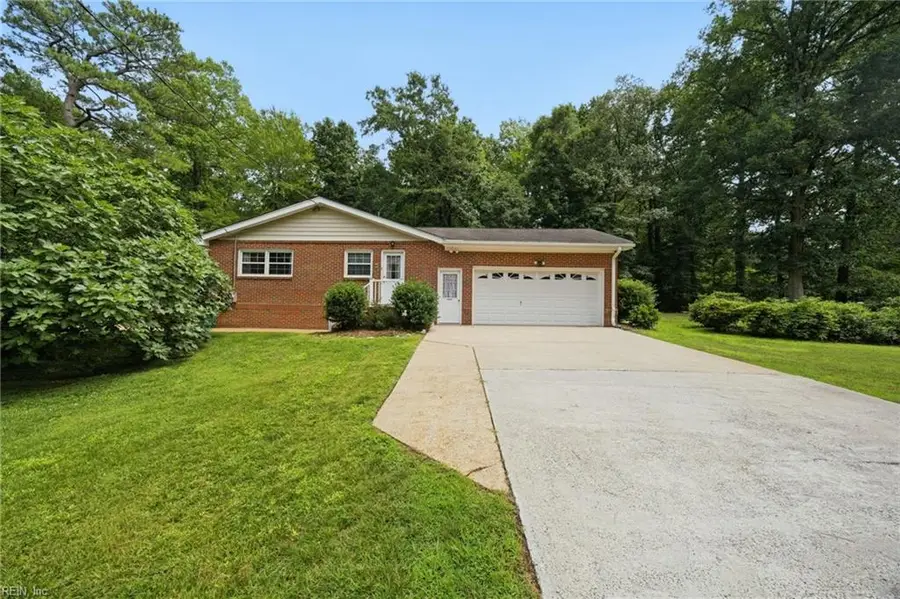 404 W Woodland Drive, Yorktown, VA 23692 - #2