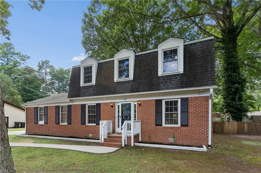 305 W Woodland Drive, Yorktown, VA 23692 - #3