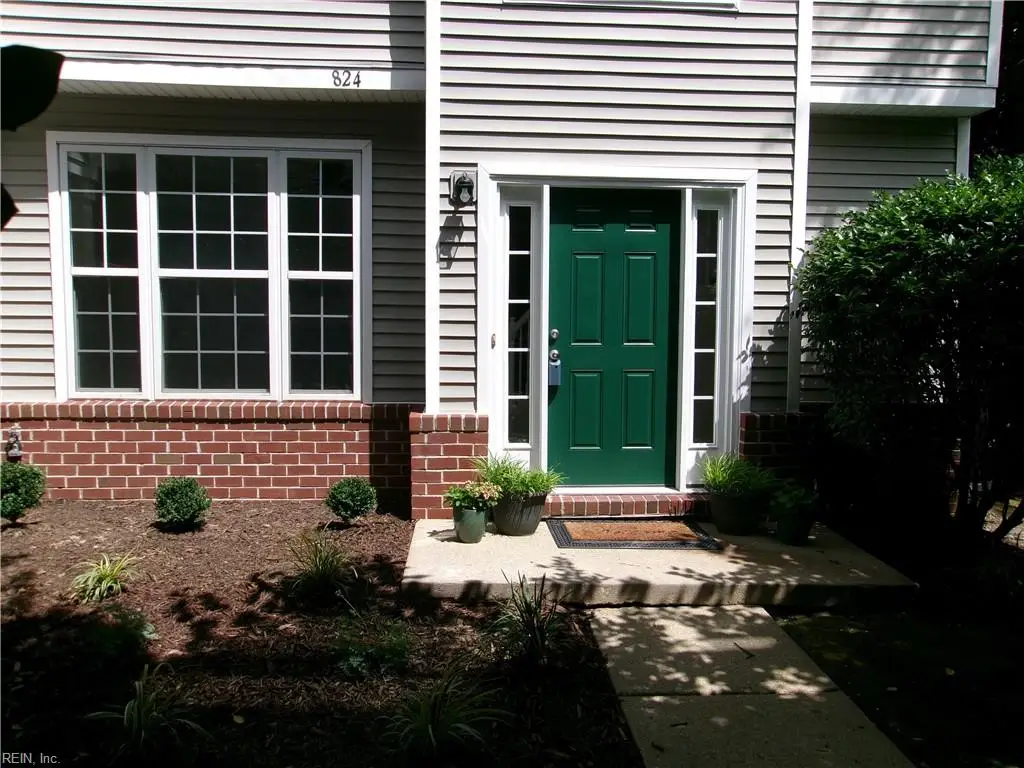 824 Oak Springs Court, Newport News, VA 23602 - #1