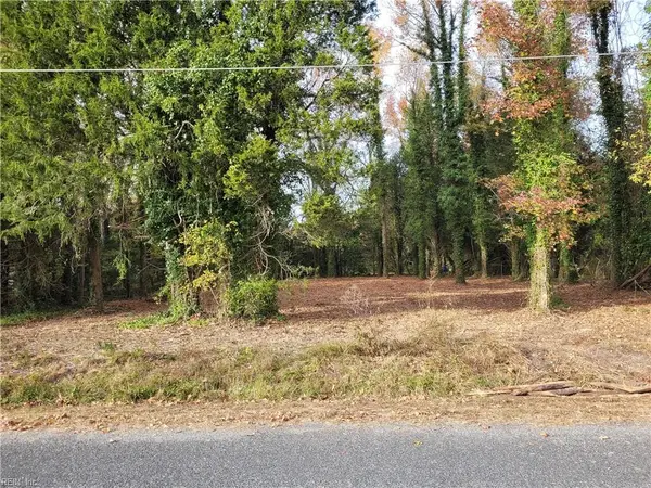 56 Mobjack Lane, Hayes, VA 23072