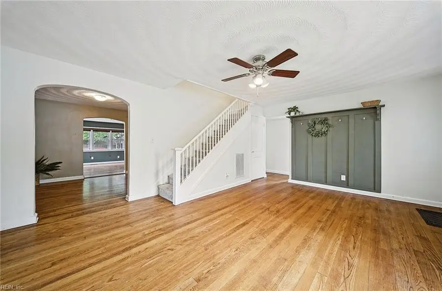 402 Ashlawn Drive, Norfolk, VA 23505 - #3