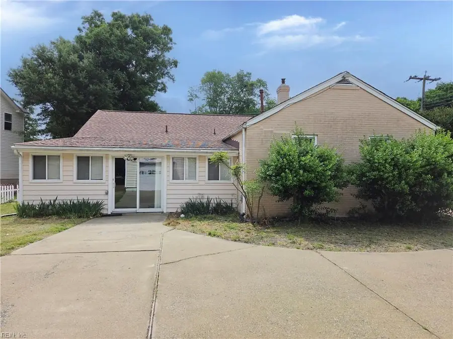 14 Gambol Street, Newport News, VA 23601 - #3
