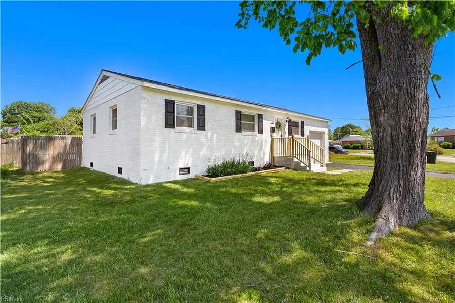 633 Nottingham Drive, Hampton, VA 23669 - #2