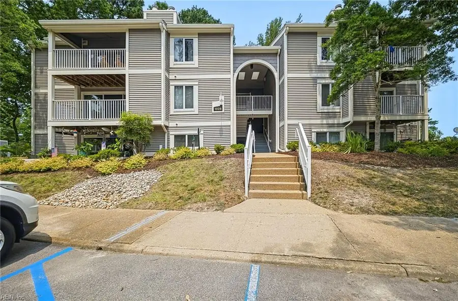 1028 Autumn Woods Ln Lane #103, Virginia Beach, VA 23454 - #2