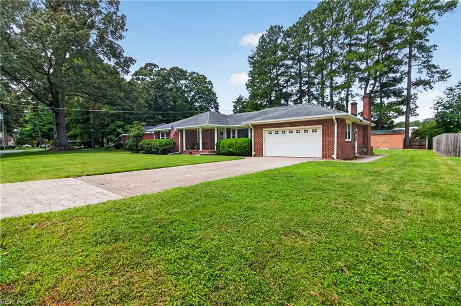 208 Woodford Drive, Chesapeake, VA 23322 - #2