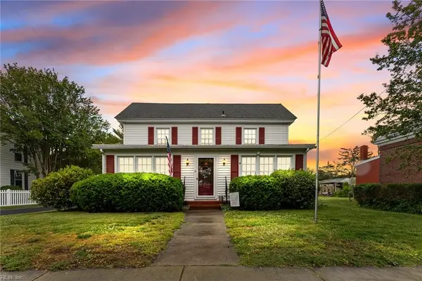 21 Main Street, Wachapreague, VA 23480