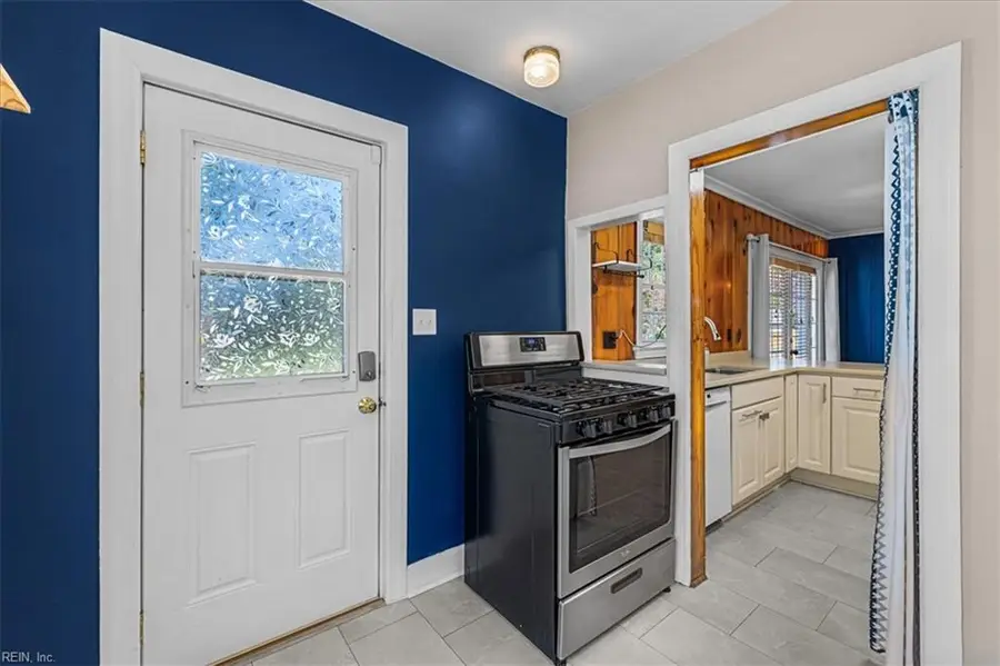131 Robinson Road, Hampton, VA 23661 - #3