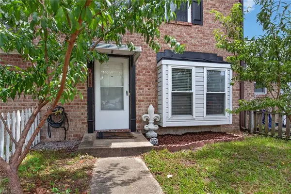 716 Oak Hurst Court Court #716, Virginia Beach, VA 23462