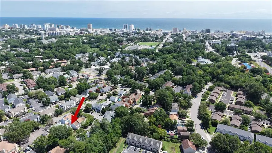 953 B Street, Virginia Beach, VA 23451 - #3