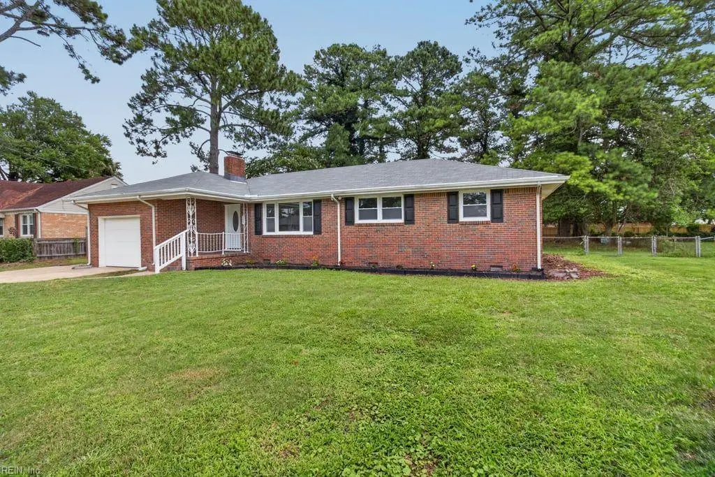 105 Cottonwood Lane, Chesapeake, VA 23320 - #1
