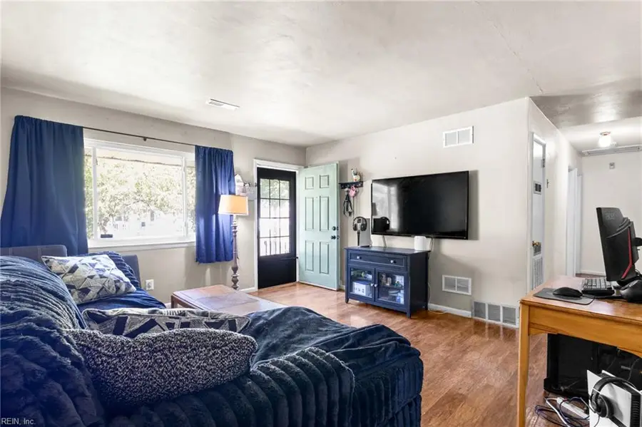 1140 Clarence St, Norfolk, VA 23502 - #3