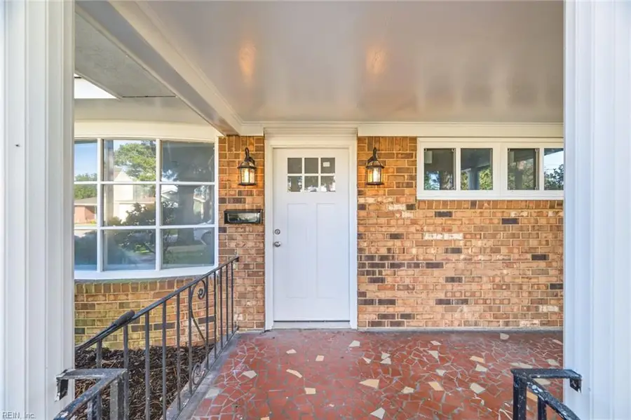 2713 Roanoke Avenue, Portsmouth, VA 23704 - #2