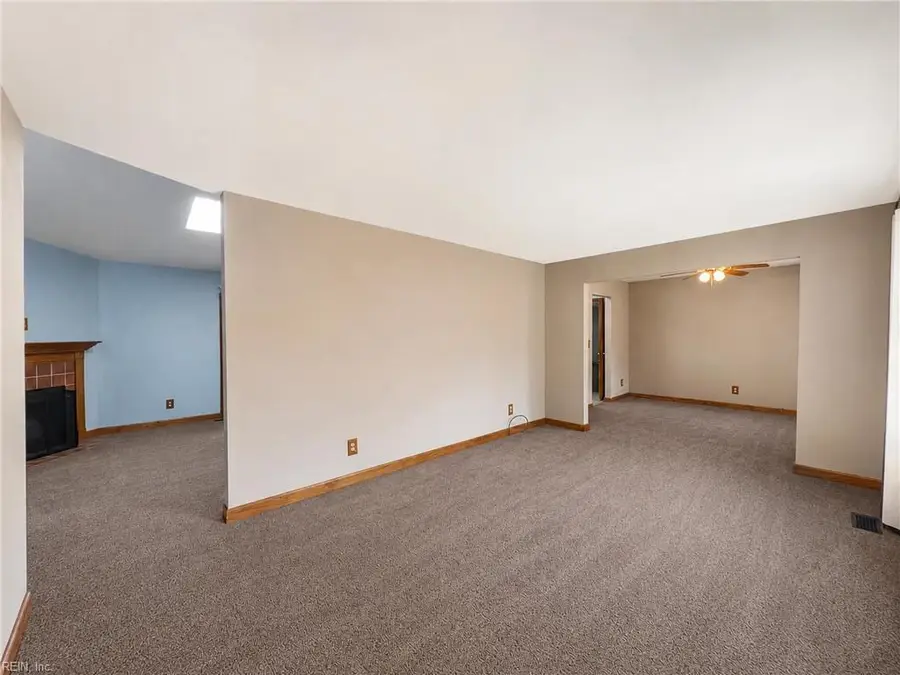 2021 Tidemill Haven Ln Lane, Hayes, VA 23072 - #2