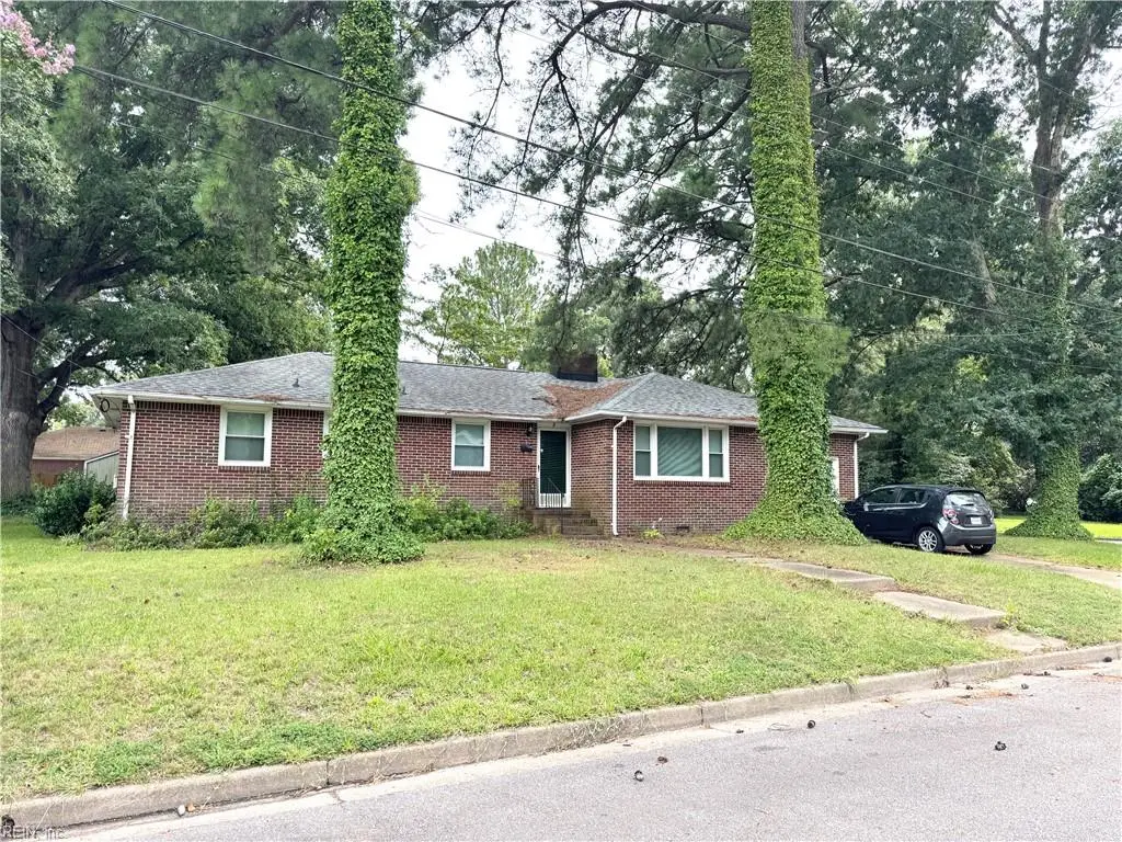 2 Kennedy Dr, Portsmouth, VA 23702 - #1