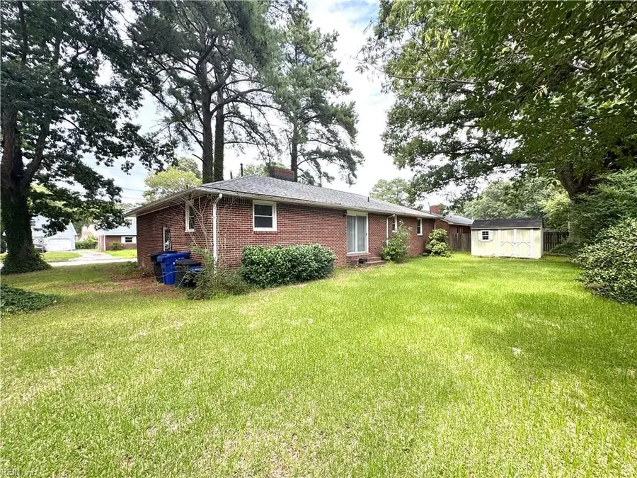 2 Kennedy Dr, Portsmouth, VA 23702 - #3