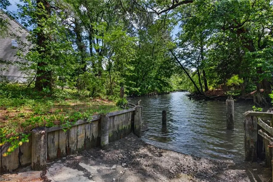 2800 Meadow Wood Drive E, Chesapeake, VA 23321 - #2