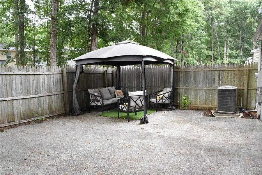 31 Oneonta Drive, Newport News, VA 23602 - #2