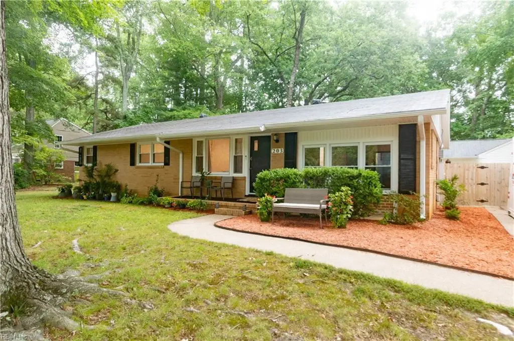 203 York Lane, Yorktown, VA 23692 - #1