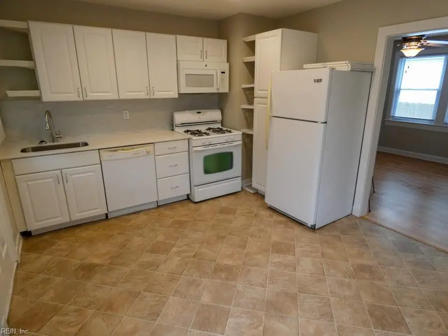 136 Mapleshade Avenue, Norfolk, VA 23505 - #3